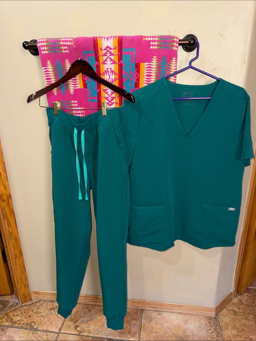 EUC-Figs scrub set-green-women’s Zamora large pants/top XL